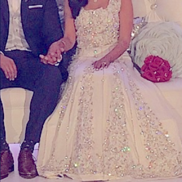 Bridal gown - Picture 4 of 8